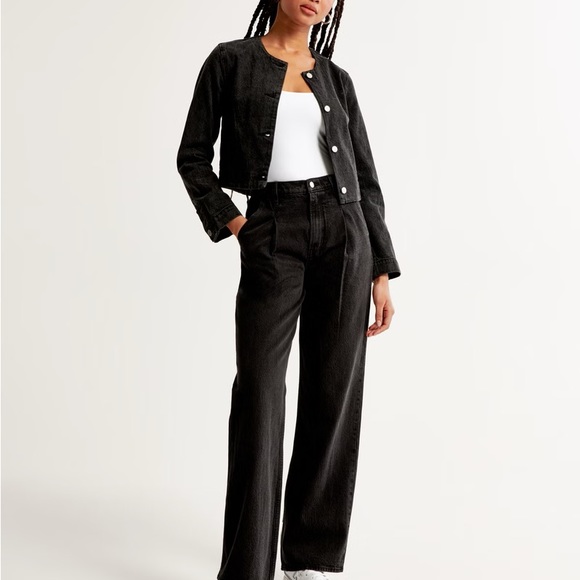 Abercrombie & Fitch Black High Rise Loose Jean with Pleated Details Sz 28 - Picture 2 of 7